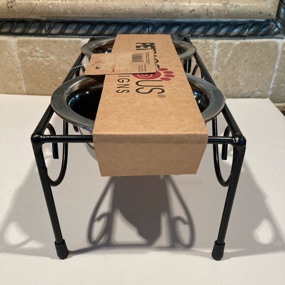 Metal Scroll Pet Dining Set in Stainless Steel - Picture 6 of 8